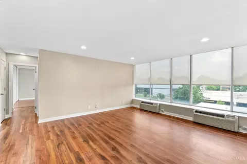 Living - 810 Matson Pl, Cincinnati, OH 45204 photo 3 of 5