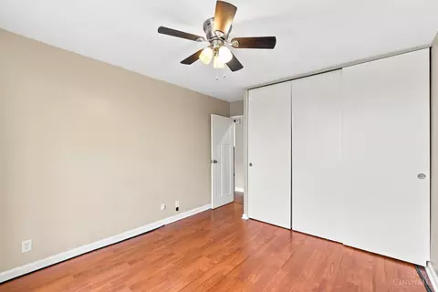 Bedroom - 810 Matson Pl, Cincinnati, OH 45204 photo 3 of 4