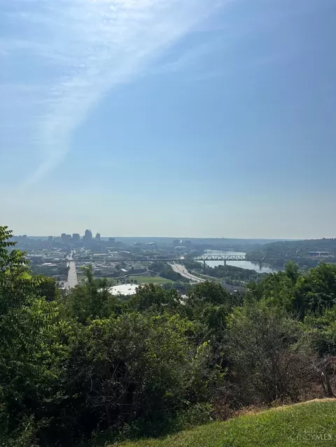 View/Area - 810 Matson Pl, Cincinnati, OH 45204 photo 4 of 4