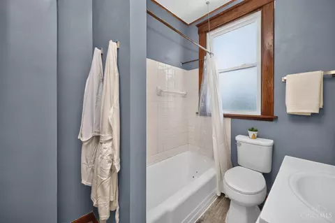 Bath - 3677 Herbert Ave, Cheviot, OH 45211 photo 2 of 5