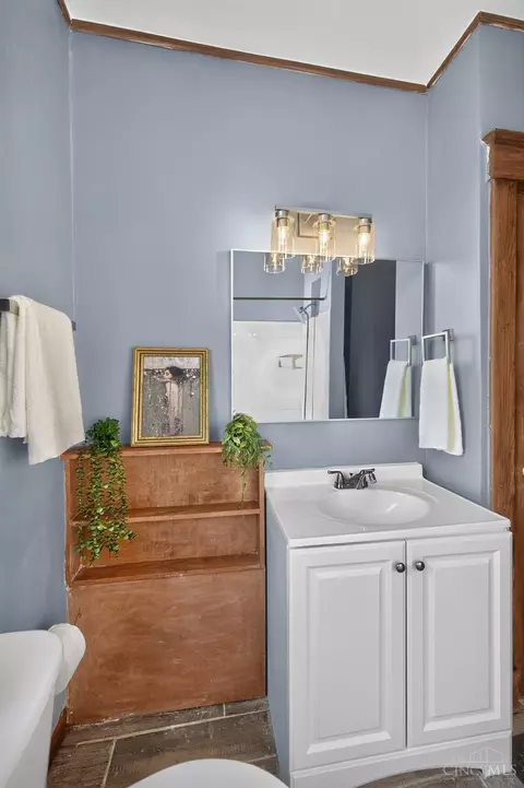 Bath - 3677 Herbert Ave, Cheviot, OH 45211 photo 4 of 5