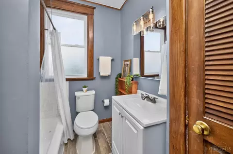 Bath - 3677 Herbert Ave, Cheviot, OH 45211 photo 3 of 5