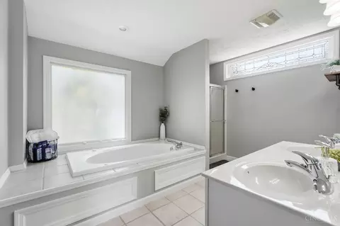 Bath - 8963 Kunker Rd, Morrow, OH 45152 photo 1 of 5