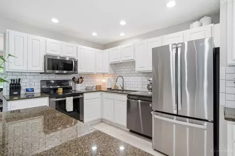 Kitchen - 8963 Kunker Rd, Morrow, OH 45152 photo 3 of 3