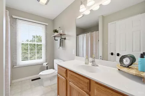 Bath - 8963 Kunker Rd, Morrow, OH 45152 photo 3 of 5