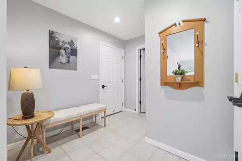 Entry Way - 8963 Kunker Rd, Morrow, OH 45152 photo 6 of 8