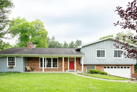 99 Red Bird Ln, Terrace Park, OH 45174