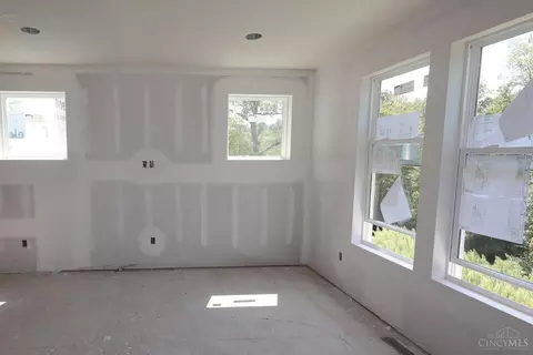5735 Chesapeake Trl, Cincinnati, OH 45248 photo 6