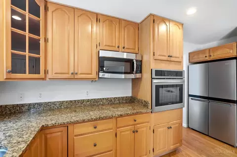 Kitchen - 797 Dorgene Ln, Cincinnati, OH 45244 photo 7 of 7