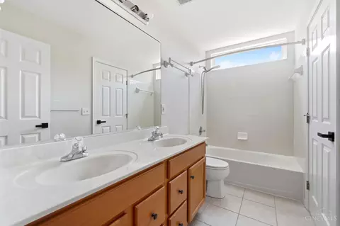 Bath - 797 Dorgene Ln, Cincinnati, OH 45244 photo 7 of 7