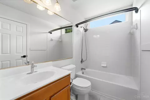 Bath - 797 Dorgene Ln, Cincinnati, OH 45244 photo 1 of 7