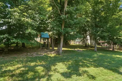 Exterior - 797 Dorgene Ln, Cincinnati, OH 45244 photo 9 of 12