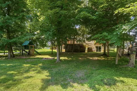 Exterior - 797 Dorgene Ln, Cincinnati, OH 45244 photo 10 of 12