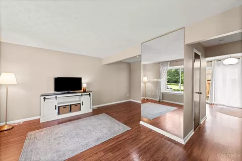 Living - 4102 Independence Dr, Cincinnati, OH 45255 photo 1 of 2