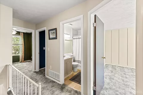 Entry Way - 4102 Independence Dr, Cincinnati, OH 45255 photo 6 of 8