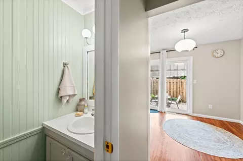 Entry Way - 4102 Independence Dr, Cincinnati, OH 45255 photo 3 of 8