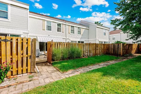 Exterior - 4102 Independence Dr, Cincinnati, OH 45255 photo 6 of 8