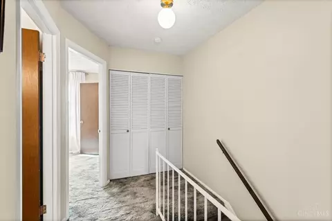 Entry Way - 4102 Independence Dr, Cincinnati, OH 45255 photo 5 of 8
