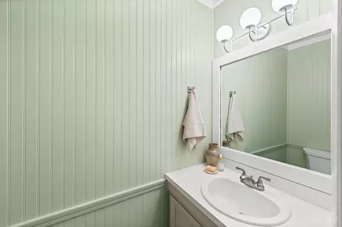 Bath - 4102 Independence Dr, Cincinnati, OH 45255 photo 1 of 2