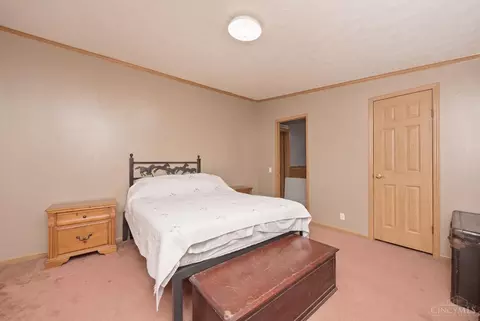 Bedroom - 6463 Hunt Rd, Blanchester, OH 45107 photo 2 of 9