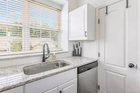 Kitchen - 6509 Silverfox Dr, Cincinnati, OH 45230 photo 3 of 3
