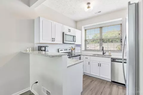 Kitchen - 6509 Silverfox Dr, Cincinnati, OH 45230 photo 1 of 3