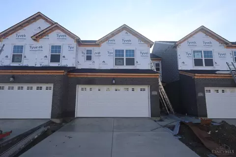 7232 Grandpoint Dr, West Chester, OH 45040