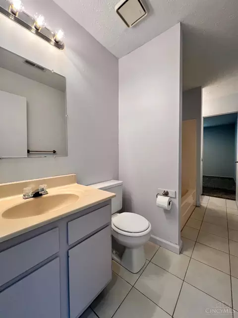 Bath - 3607 Parfore Ct, Cincinnati, OH 45245 photo 1 of 2