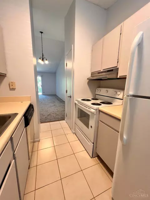 Kitchen - 3607 Parfore Ct, Cincinnati, OH 45245 photo 1 of 2