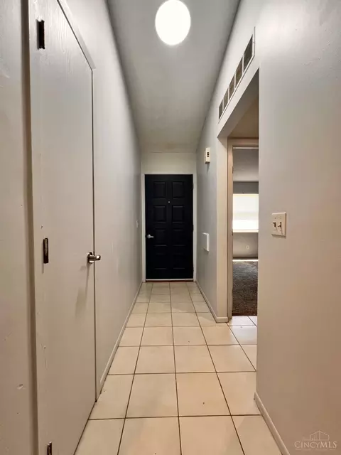 Entry Way - 3607 Parfore Ct, Cincinnati, OH 45245 photo 1 of 1