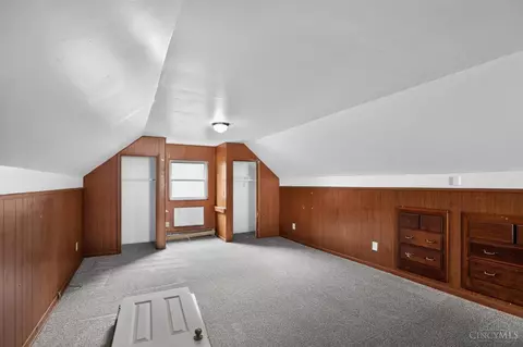 Bedroom - 8243 Daly Rd, Cincinnati, OH 45231 photo 3 of 6