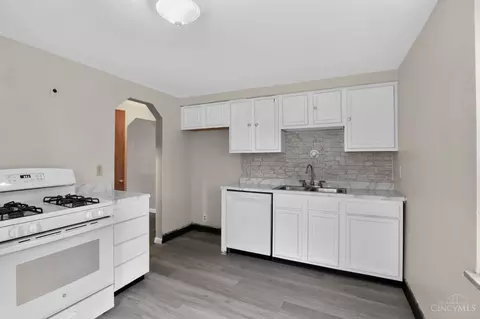Kitchen - 8243 Daly Rd, Cincinnati, OH 45231 photo 1 of 2