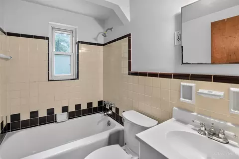 Bath - 8243 Daly Rd, Cincinnati, OH 45231 photo 1 of 1