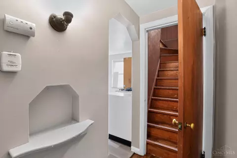 Entry Way - 8243 Daly Rd, Cincinnati, OH 45231 photo 1 of 1
