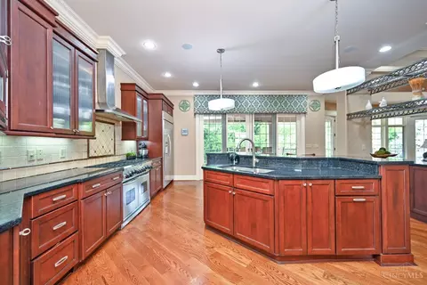 Kitchen - 4793 Braid Ln, Mason, OH 45040 photo 7 of 9
