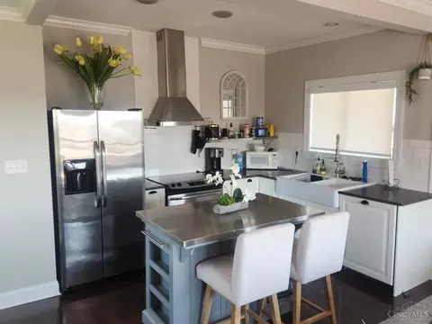 Kitchen - 399 Oregon St, Cincinnati, OH 45202 photo 1 of 6