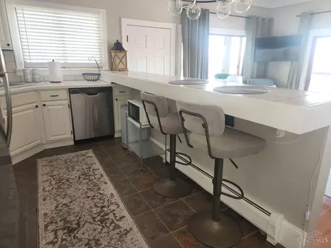 Kitchen - 399 Oregon St, Cincinnati, OH 45202 photo 4 of 6