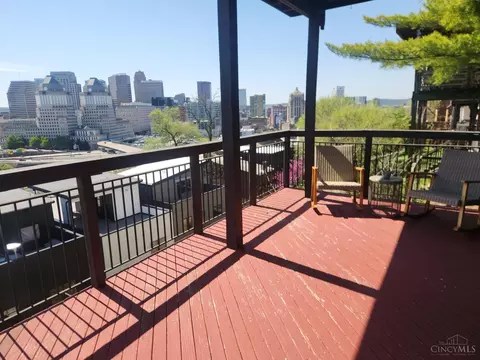 Exterior - 399 Oregon St, Cincinnati, OH 45202 photo 4 of 9