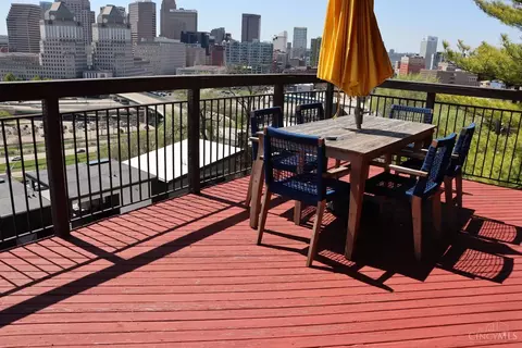 Exterior - 399 Oregon St, Cincinnati, OH 45202 photo 3 of 9