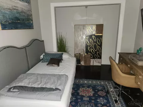 Bedroom - 399 Oregon St, Cincinnati, OH 45202 photo 2 of 4