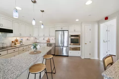 Kitchen - 415 Bond Pl, Cincinnati, OH 45206 photo 3 of 10