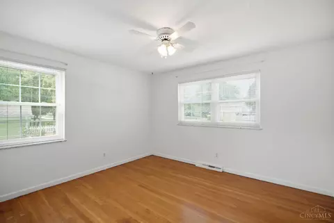 Bedroom - 830 Sunderland Dr, Cincinnati, OH 45255 photo 4 of 7