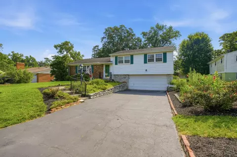 Exterior - 830 Sunderland Dr, Cincinnati, OH 45255 photo 3 of 9