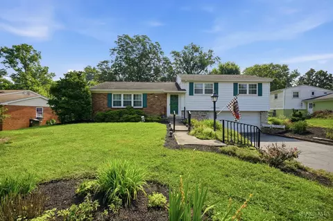 Exterior - 830 Sunderland Dr, Cincinnati, OH 45255 photo 2 of 9