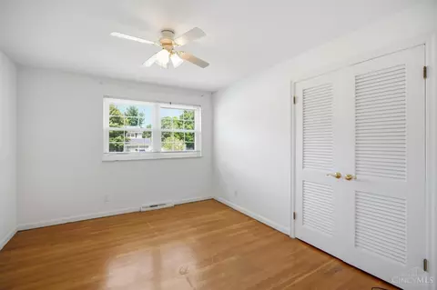 Bedroom - 830 Sunderland Dr, Cincinnati, OH 45255 photo 6 of 7