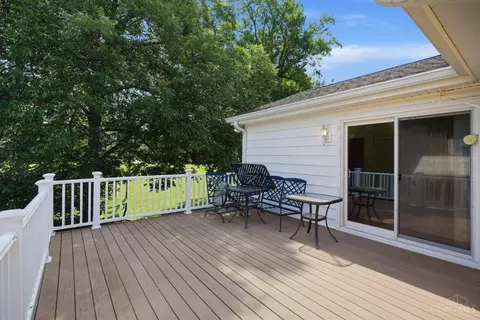 Exterior - 830 Sunderland Dr, Cincinnati, OH 45255 photo 6 of 9