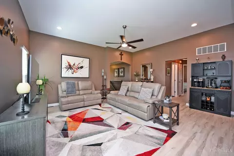 Living - 8988 Bluejay View Dr, Cleves, OH 45002 photo 2 of 3