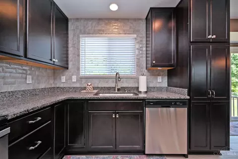 Kitchen - 8988 Bluejay View Dr, Cleves, OH 45002 photo 3 of 4