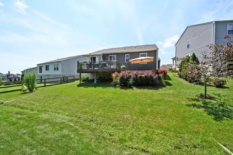 Exterior - 8988 Bluejay View Dr, Cleves, OH 45002 photo 10 of 11