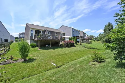 Exterior - 8988 Bluejay View Dr, Cleves, OH 45002 photo 9 of 11